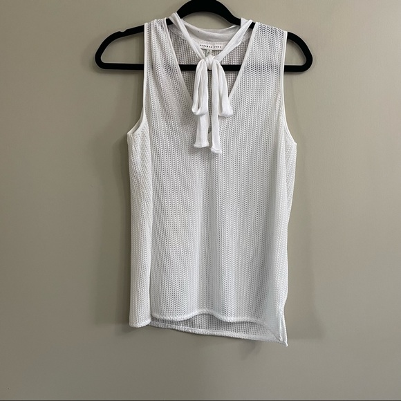 Endless Rose White Top - Picture 5 of 10